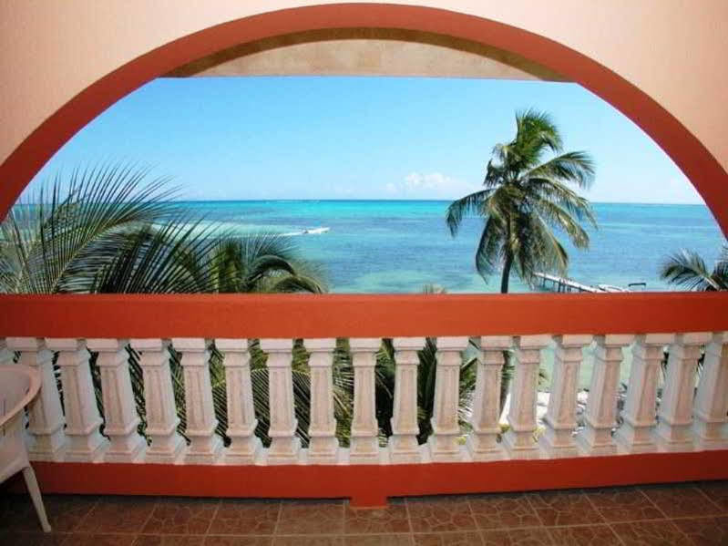 Banana Beach Resort San Pedro  Extérieur photo