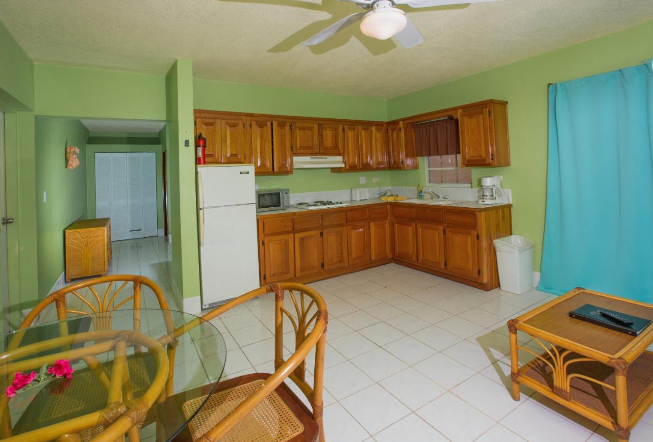 Banana Beach Resort San Pedro  Extérieur photo