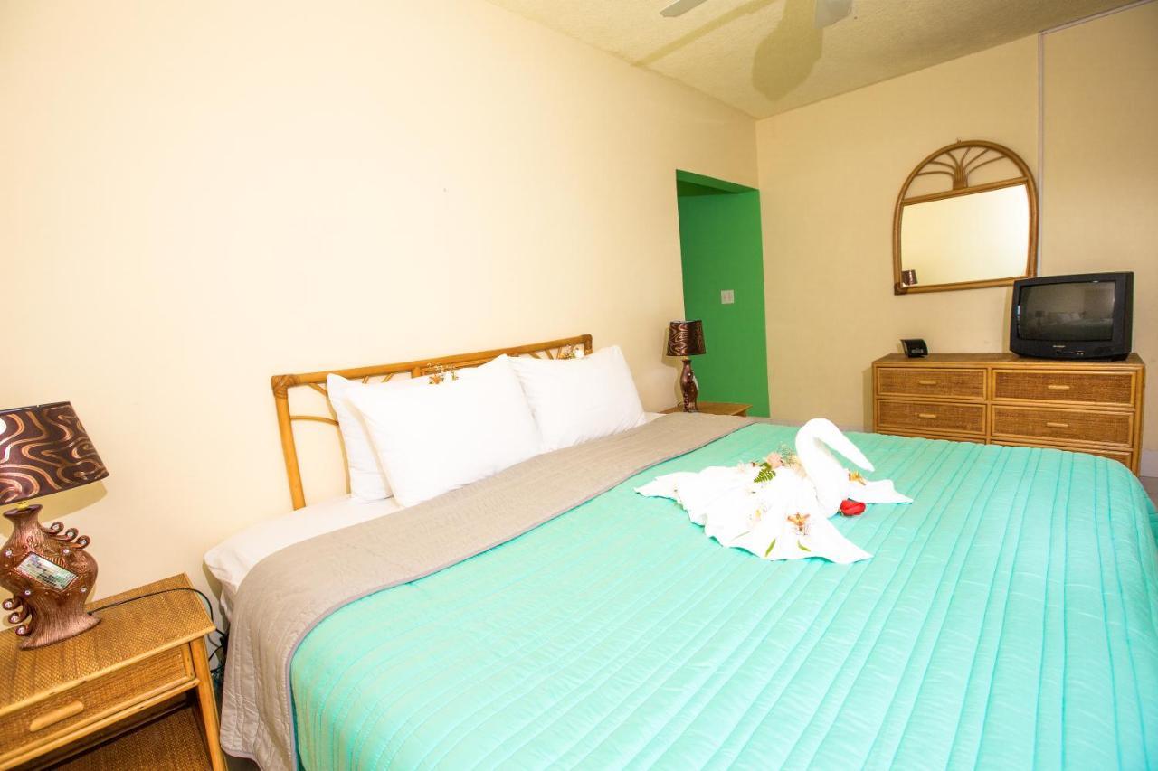 Banana Beach Resort San Pedro  Extérieur photo