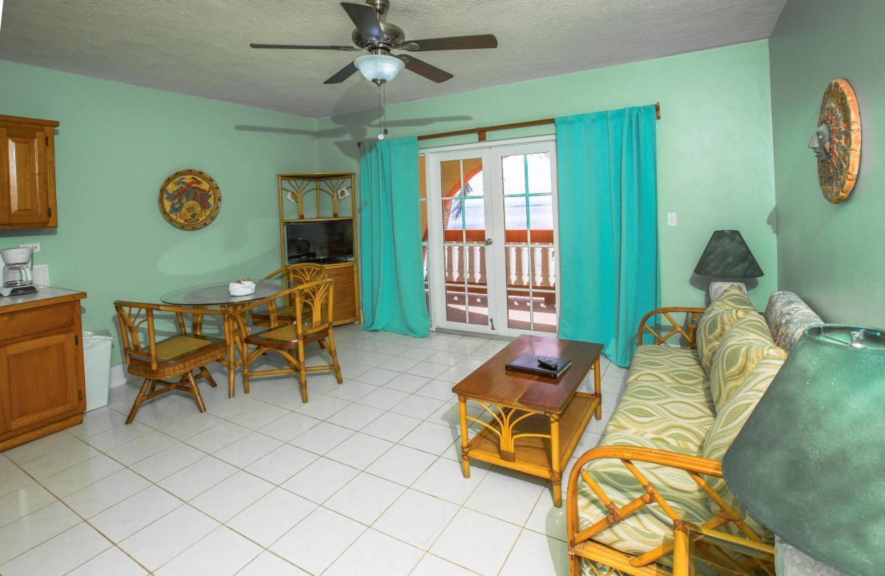 Banana Beach Resort San Pedro  Extérieur photo